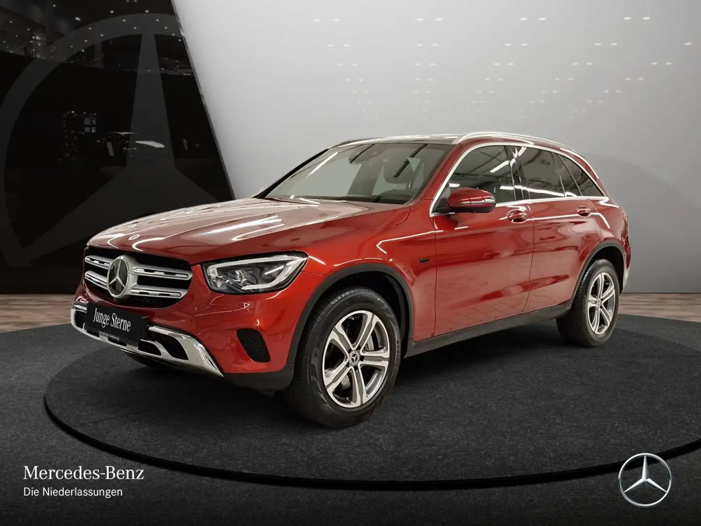 Mercedes-Benz GLC 300 e 4M PANO+360+AHK+MULTIBEAM+FAHRASS+HUD+9G Rot - 2