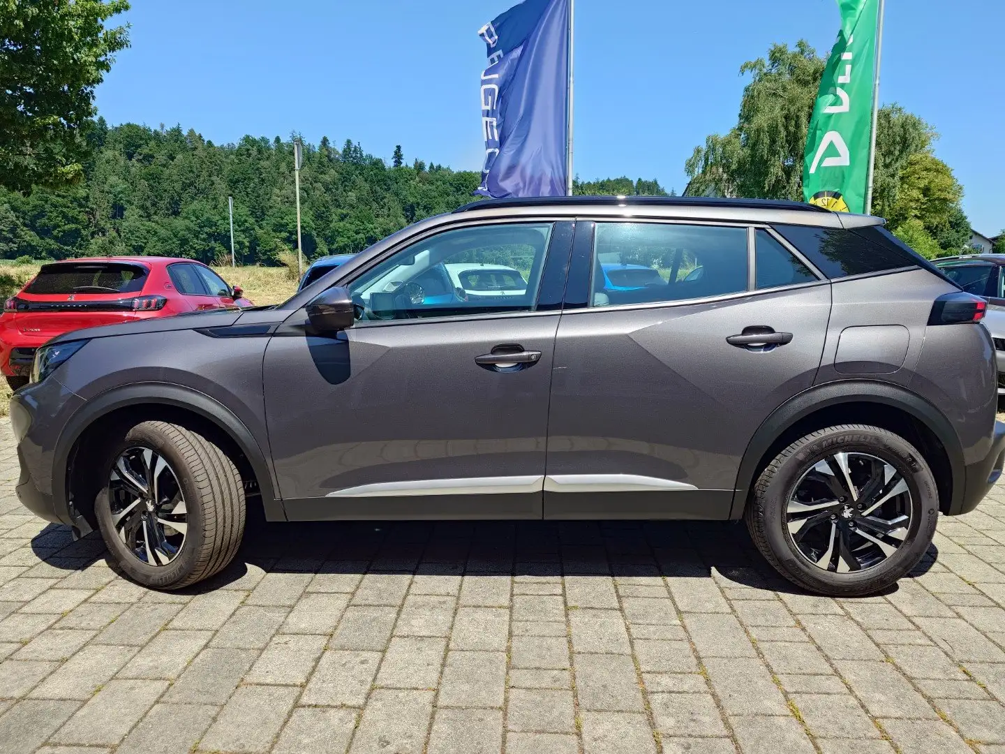 Peugeot 2008 Allure 130 PureTech *Kamera*SHZ*5.000 km LfLstg* Gris - 2