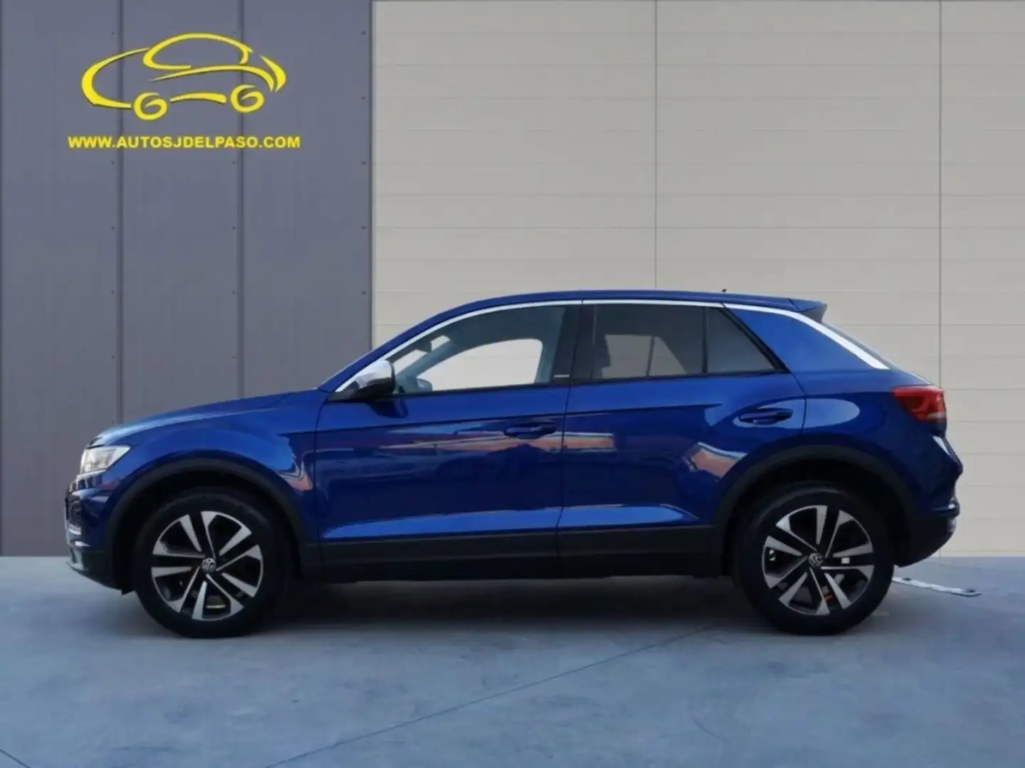 Volkswagen T-Roc 1.0 TSI Advance 81kW Azul - 2