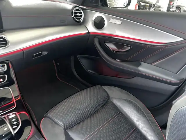 Mercedes-Benz E-Class view 9