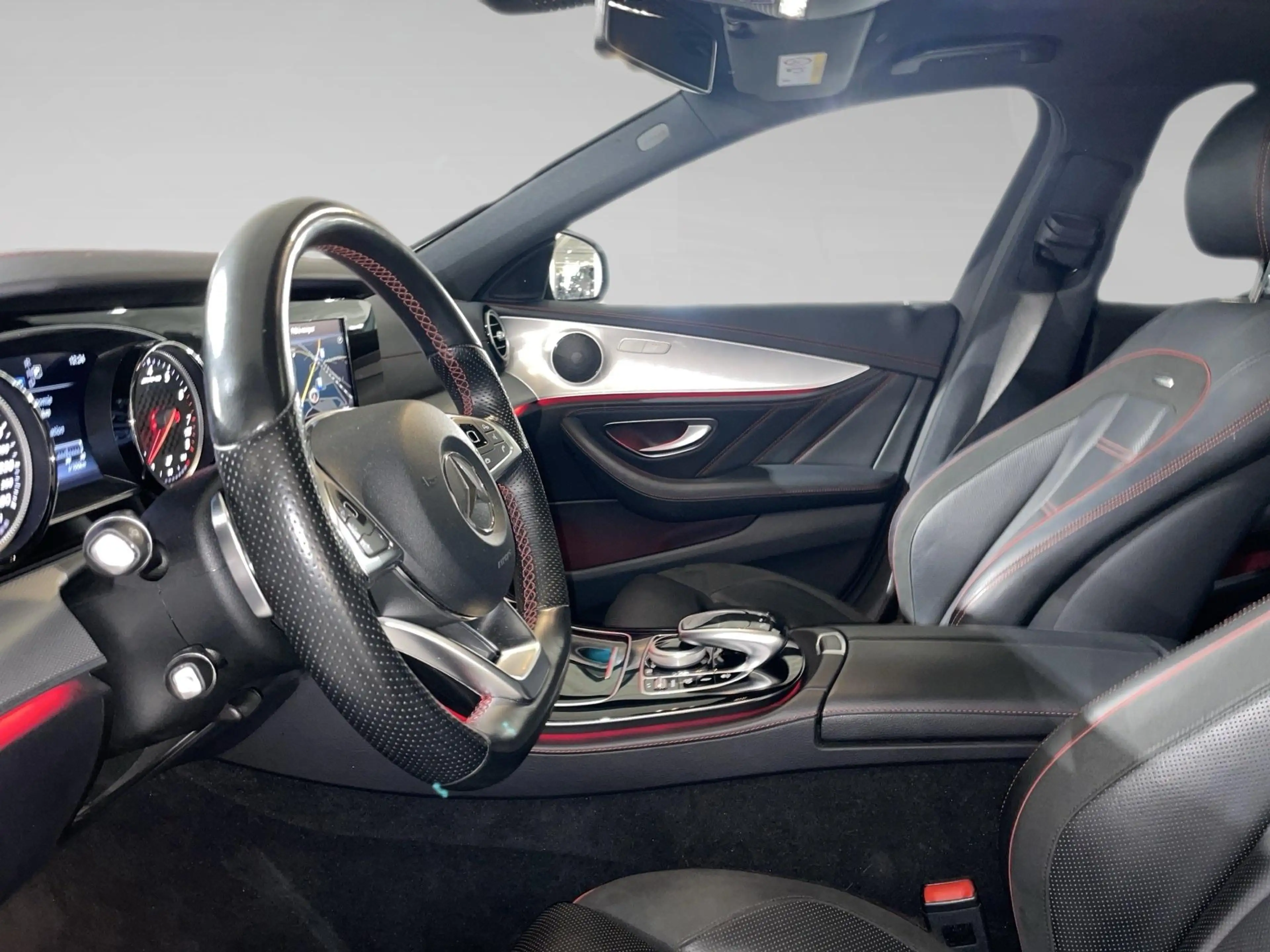 Mercedes-Benz E 43 AMG Classe Berline Mercedes-AMG E 4MATIC AUTO — photo 4