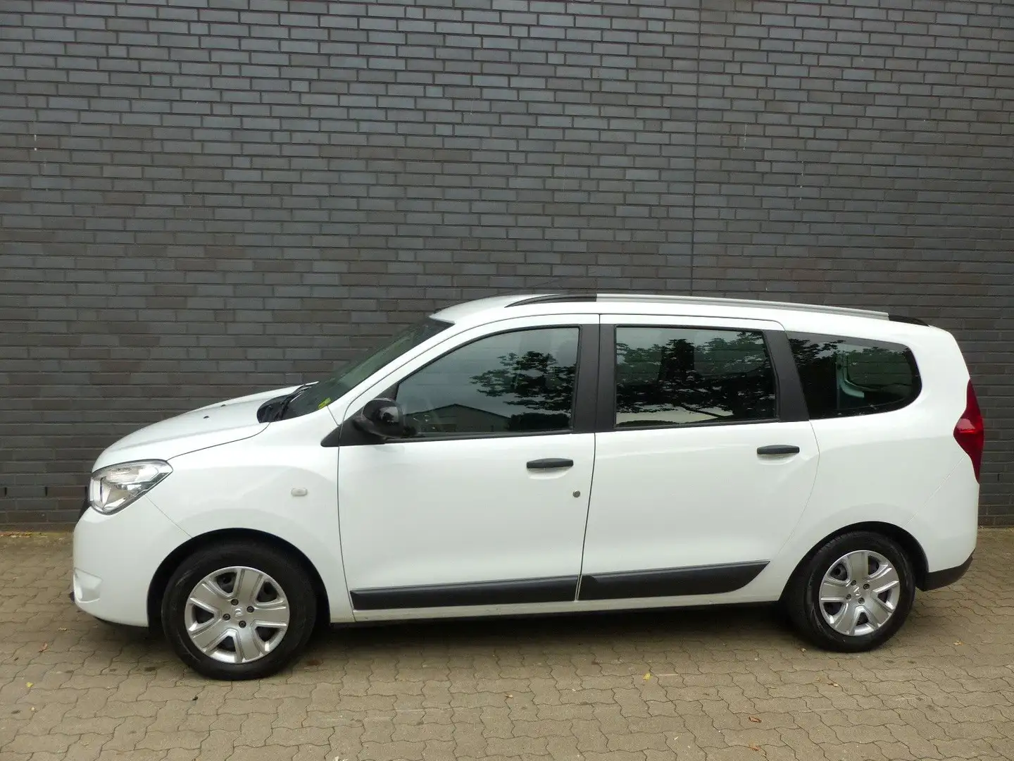 Dacia Lodgy Comfort Klima/Tempomat/AHK/Bluetooth/1.Hd White - 1