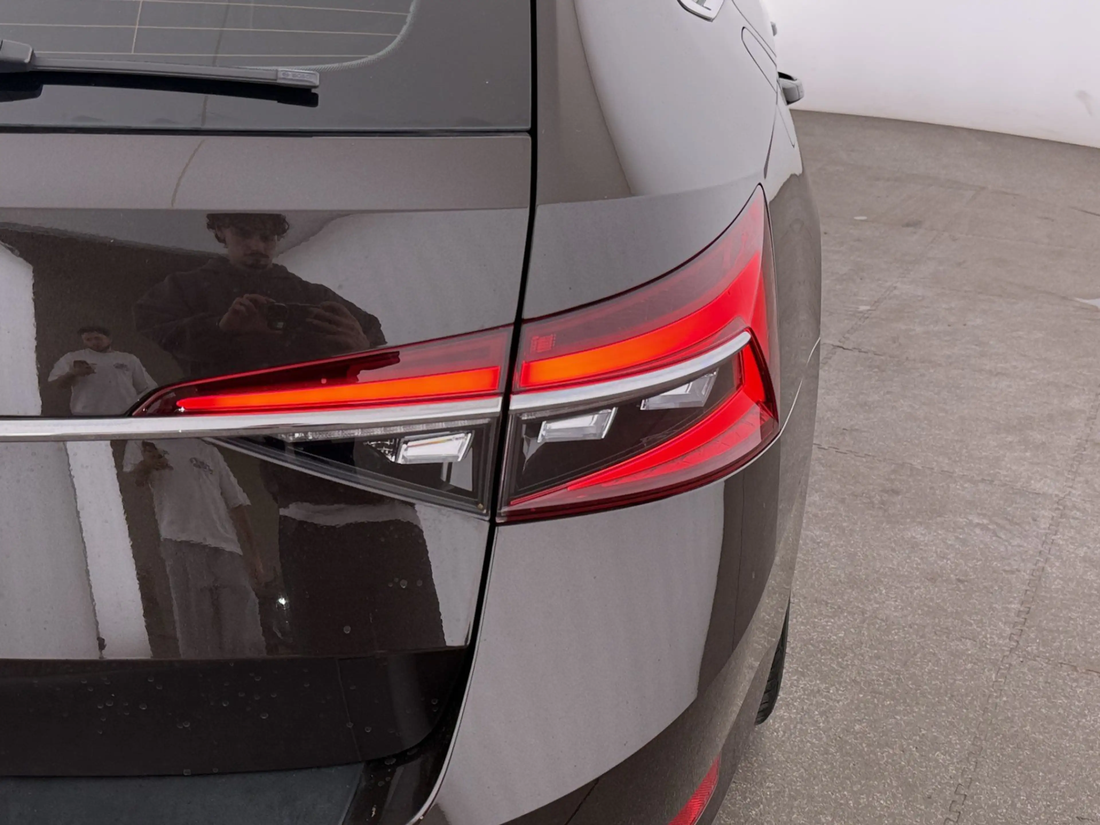 Skoda Superb Combi 2.0 TDI 4x4 Style Aut MATRIX STANDHZ — photo 11