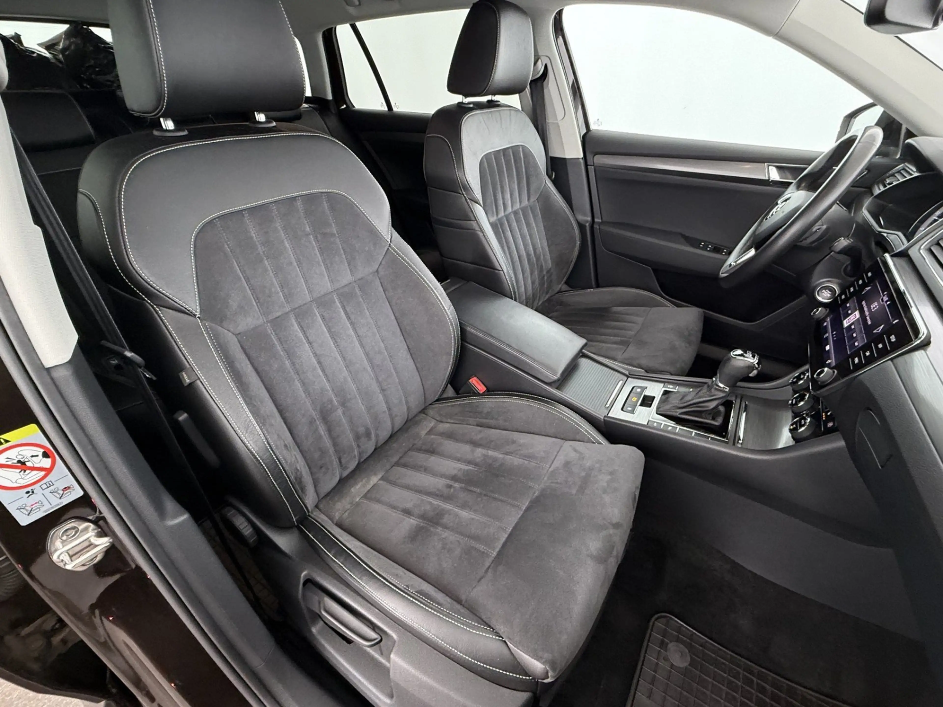 Skoda Superb Combi 2.0 TDI 4x4 Style Aut MATRIX STANDHZ — photo 15