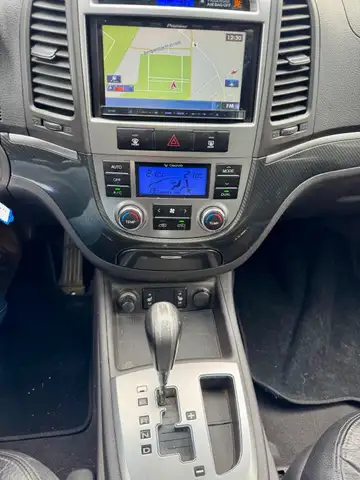 Hyundai Santa Fe view 3