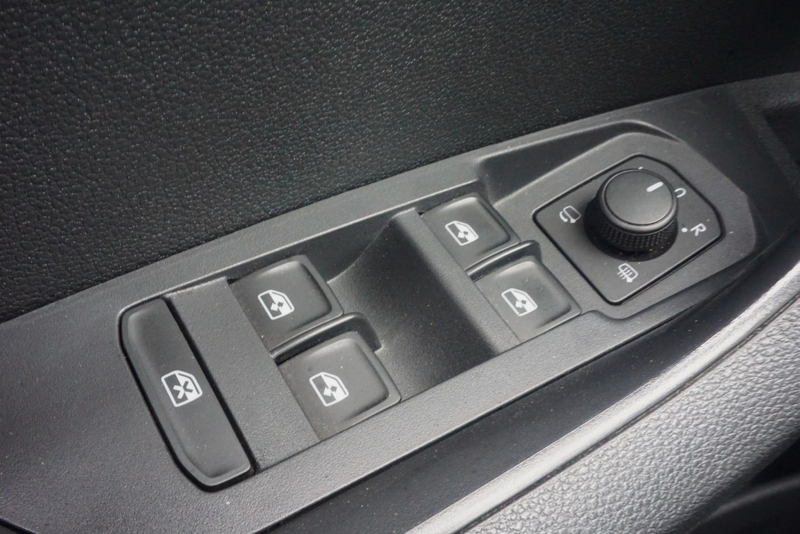 Skoda Karoq 1.5 TSI ACT Sportline Business Camera/Navi/App-Con — photo 14