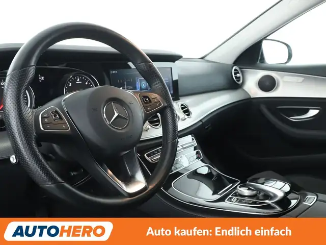 Mercedes-Benz E-Class view 11