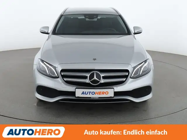 Mercedes-Benz E-Class view 9