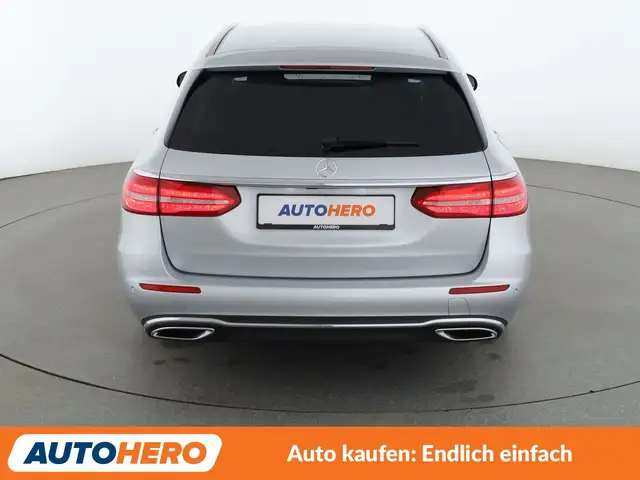 Mercedes-Benz E-Class view 5
