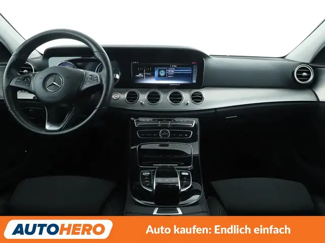 Mercedes-Benz E-Class view 12