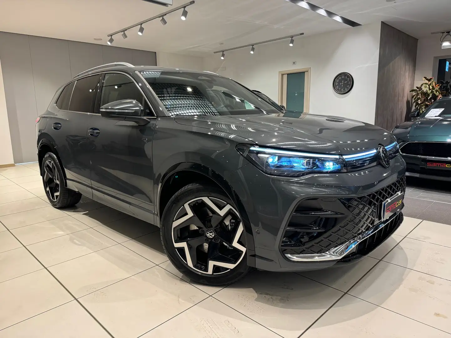 Volkswagen Tiguan 2.0 tdi R-Line Plus 150cv dsg IQ.LIGHT, TELECAMERA - 1