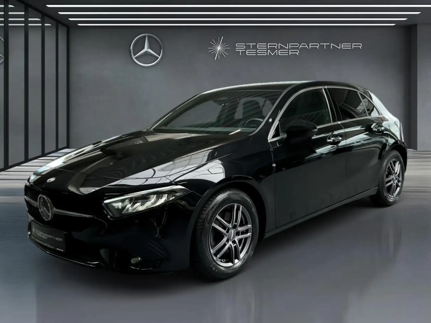 Mercedes-Benz A 180 Progr. Mbux Kamera Sitzh. LED Parktronic Zwart - 2