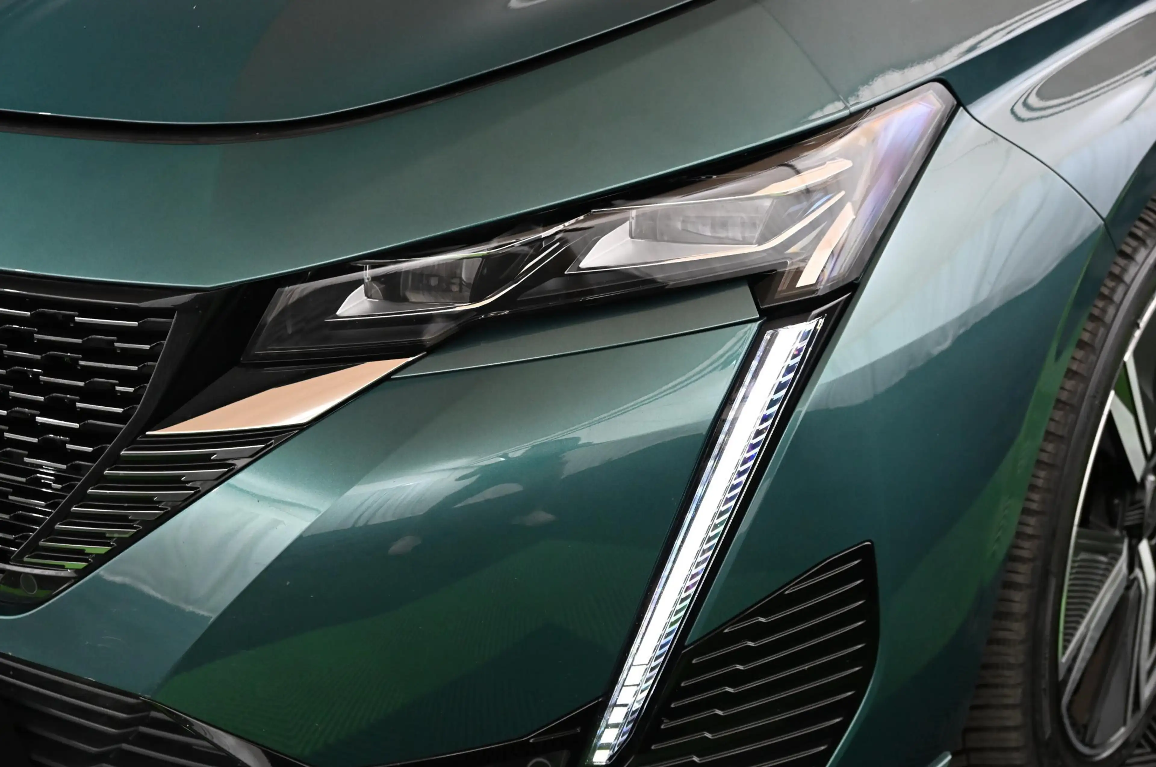 Peugeot 308 SW 1.2 e-THP EAT8 GT LED/NAVI/SOUND-HIFI/18 — photo 9