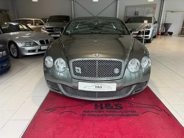 Bentley Continental GT view 4