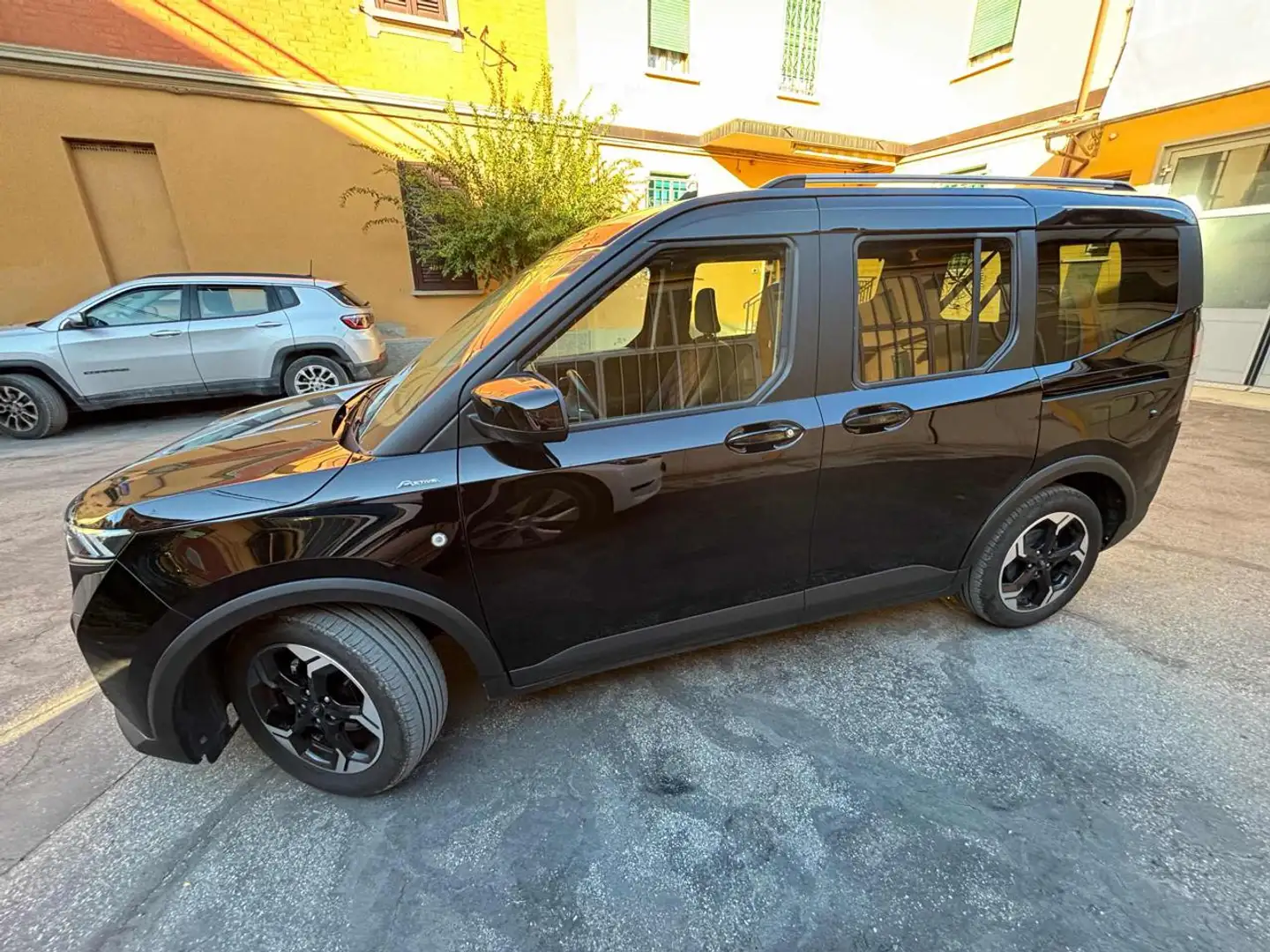 Ford Tourneo Courier 1.0 EcoBoost Active "ProMMo" Nero - 2