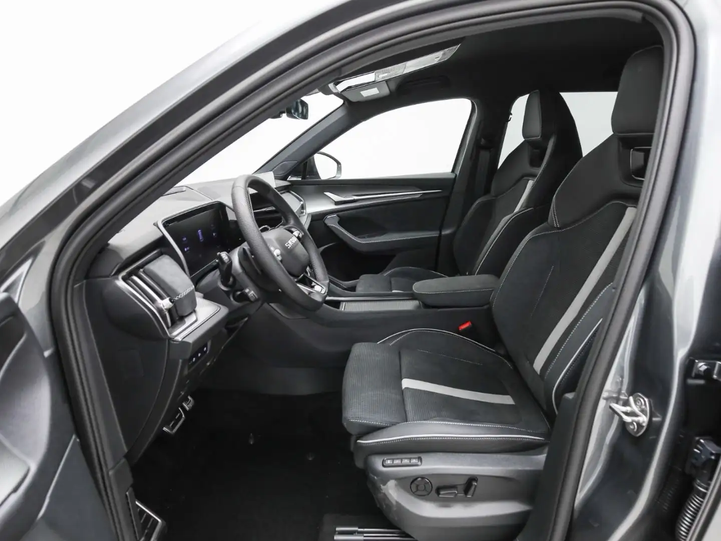 Skoda Kodiaq NEW SPORTLINE 15 MHEV VOL/7PL/PANO/20/SAFEXL-25% Zilver - 2