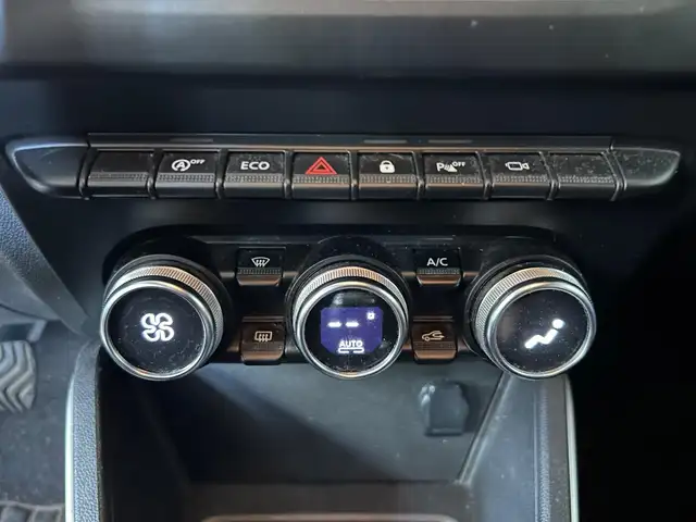 Dacia Duster view 12