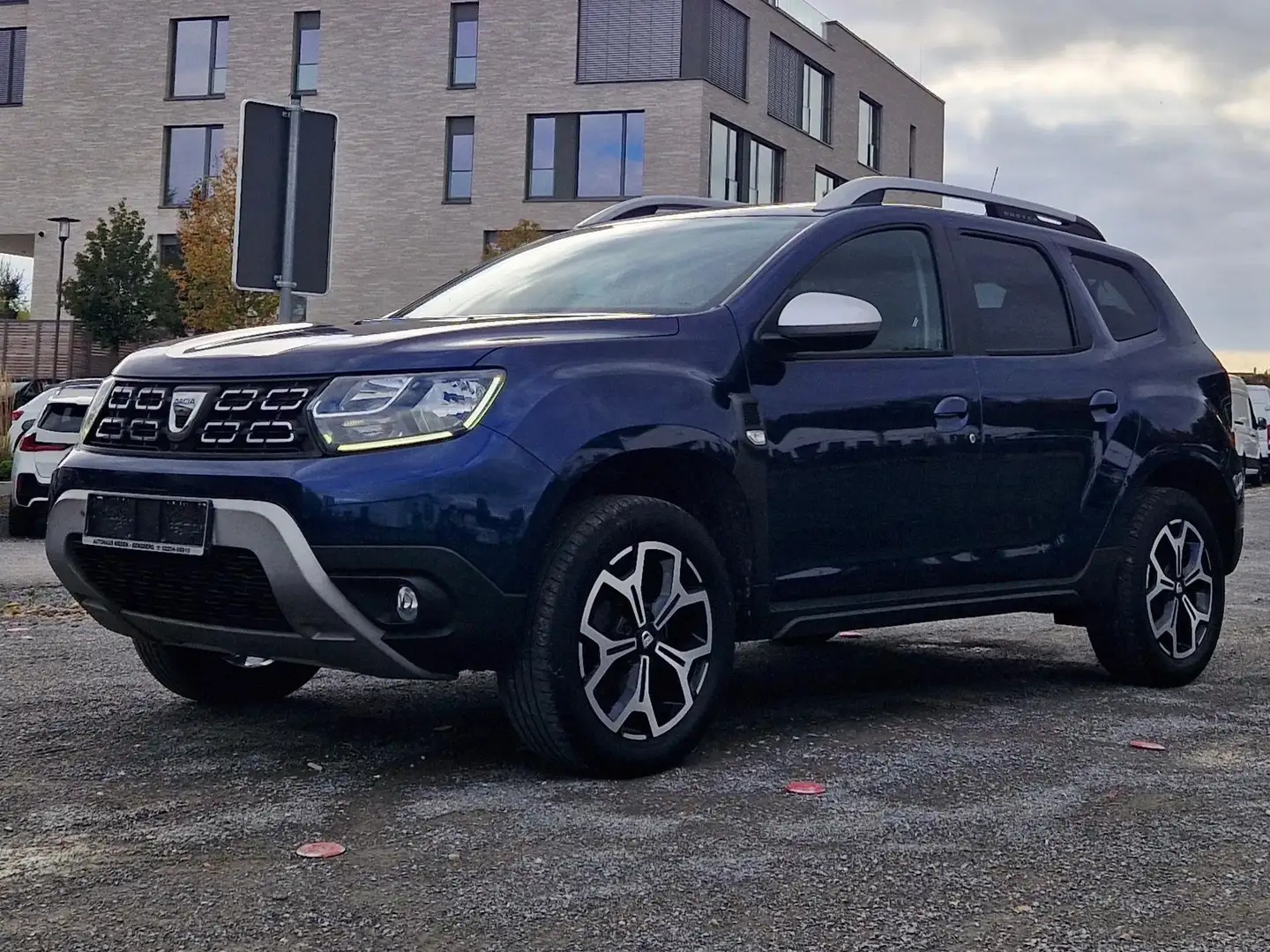 Dacia Duster Prestige/1Hand/84000km/Navi/360 Grad Kamera/Klima Blau - 1