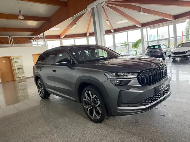 Skoda Kodiaq 2.0 TDI 142 kW 4x4 Sportline 7-Sitze Ansicht 3