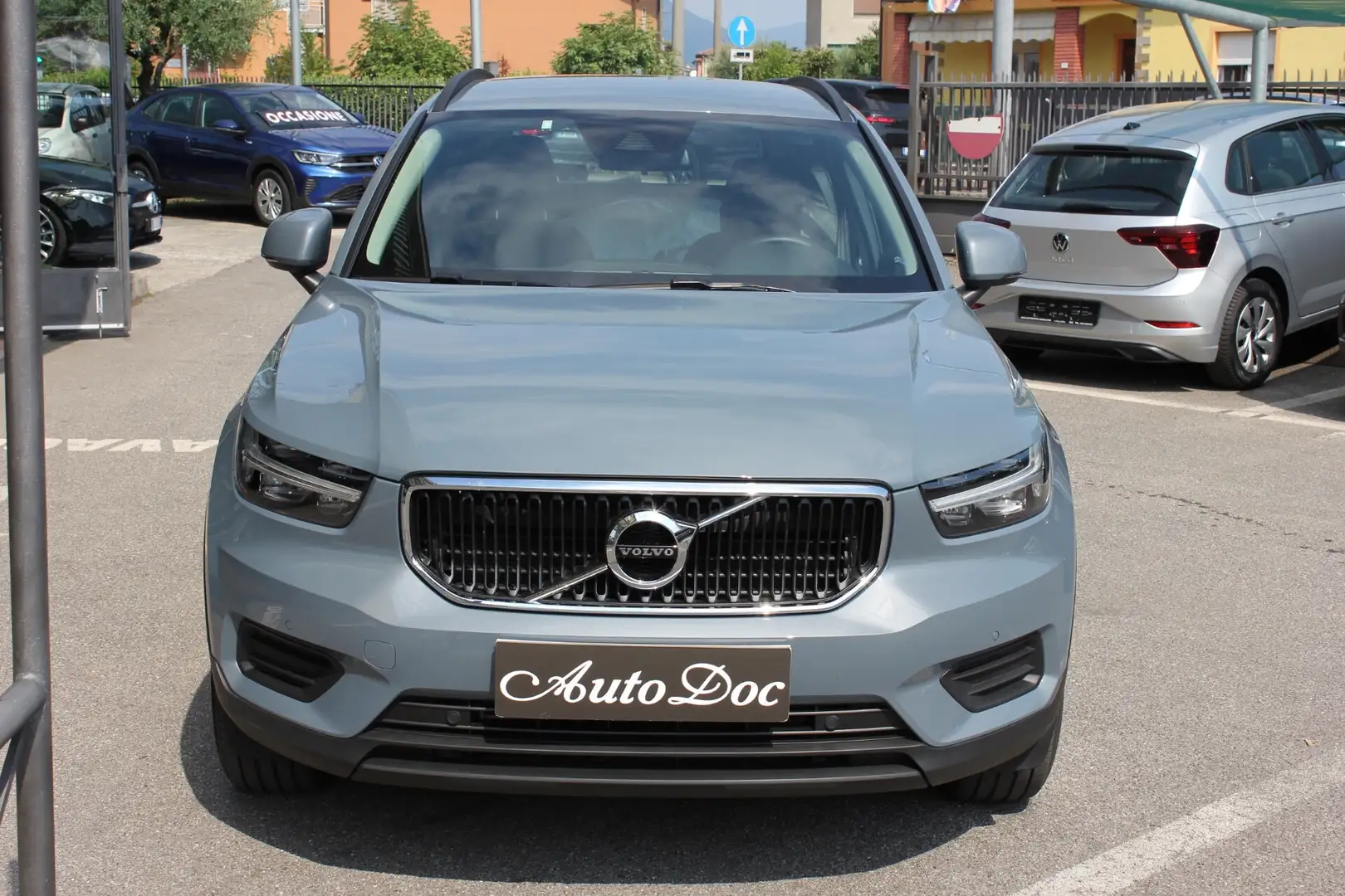 Volvo XC40 T3 Geartronic Momentum PRONTA CONSEGNA Сірий - 2