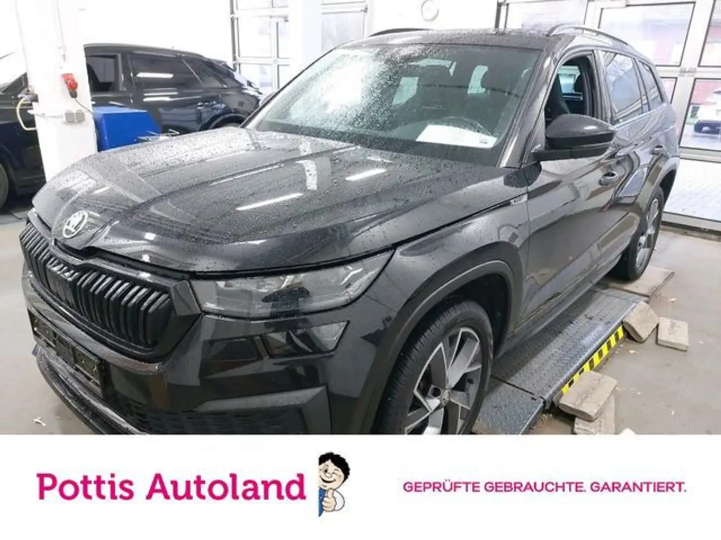 Skoda Kodiaq 1.5 TSI DSG SPORTLINE PANO AHK NAVI Schwarz - 1