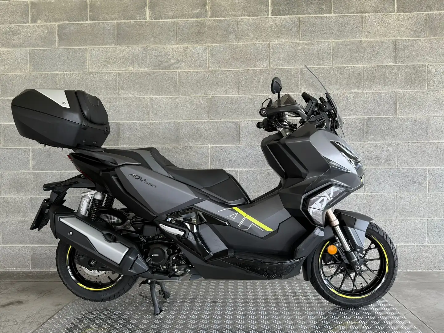 Honda ADV 350 CAMPAGNA PROVA RISCATTA O RENDI. Grigio - 1
