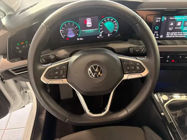 Volkswagen Golf view 10