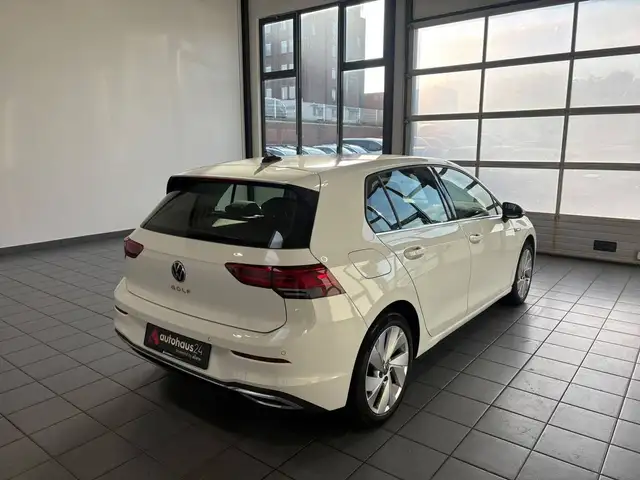 Volkswagen Golf view 5