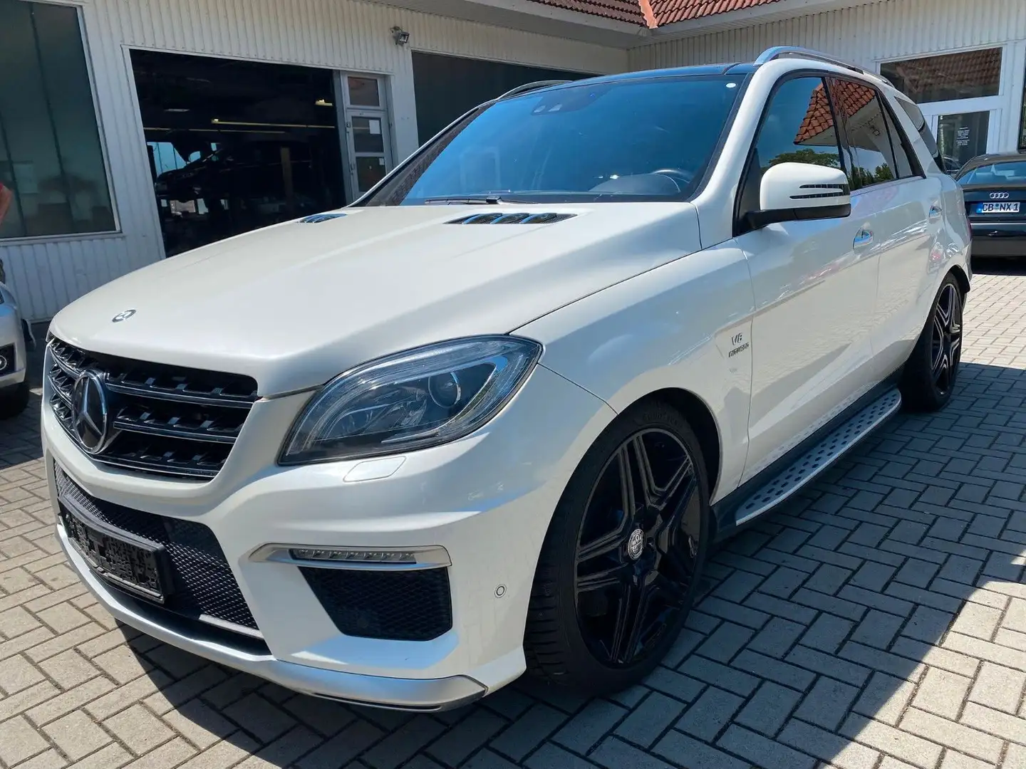 Mercedes-Benz ML 63 AMG Blanco - 1