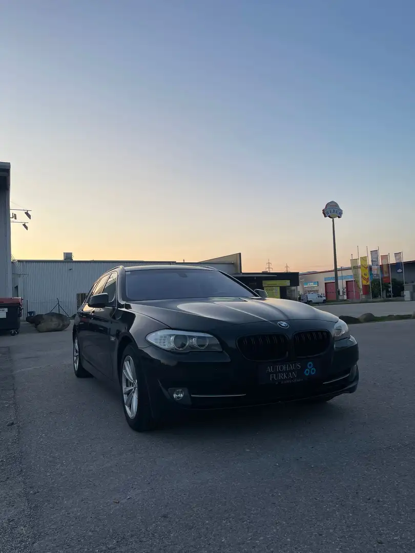BMW 520 5er - 520 d DPF Touring Noir - 1