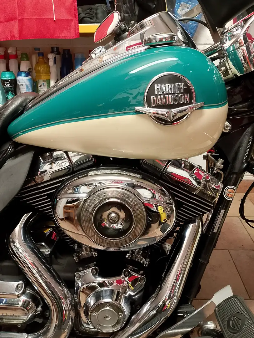 Harley-Davidson Road King Classic Verde - 2