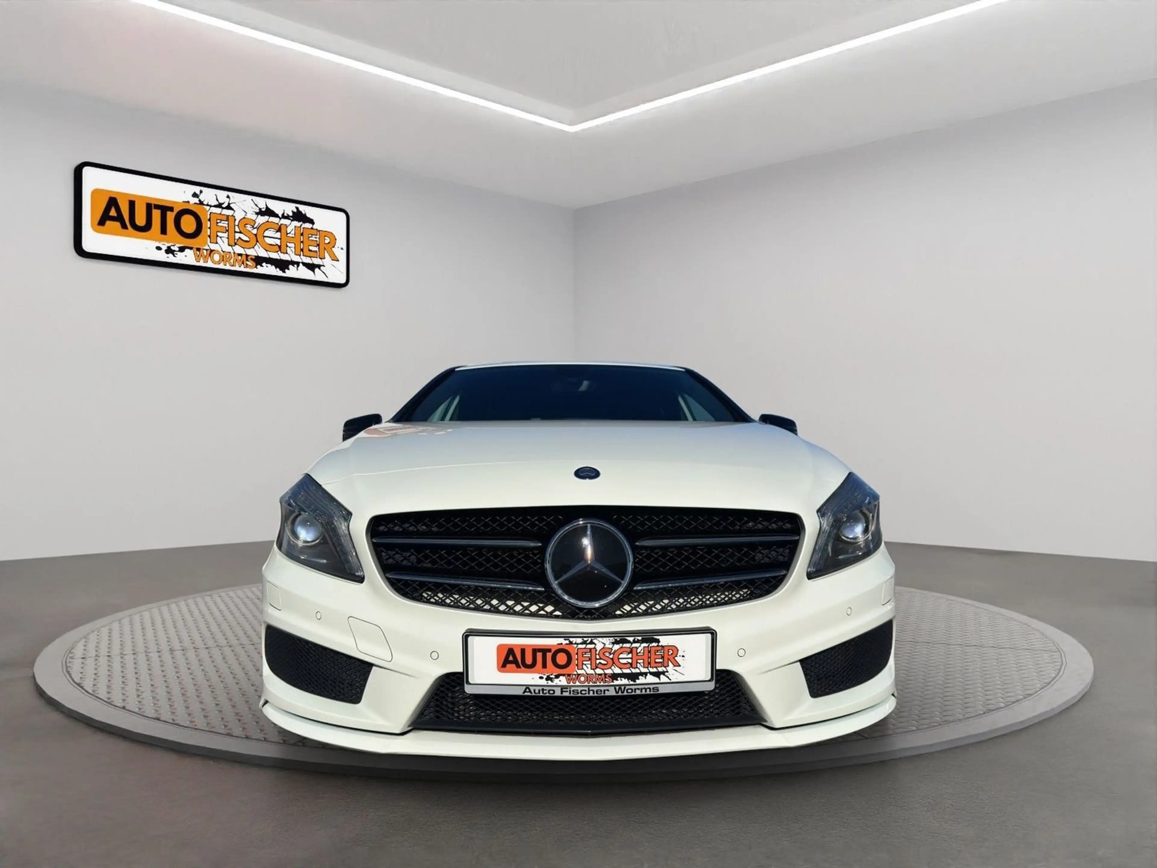 Mercedes-Benz A 180 AMG Line BlueEfficiency — photo 2