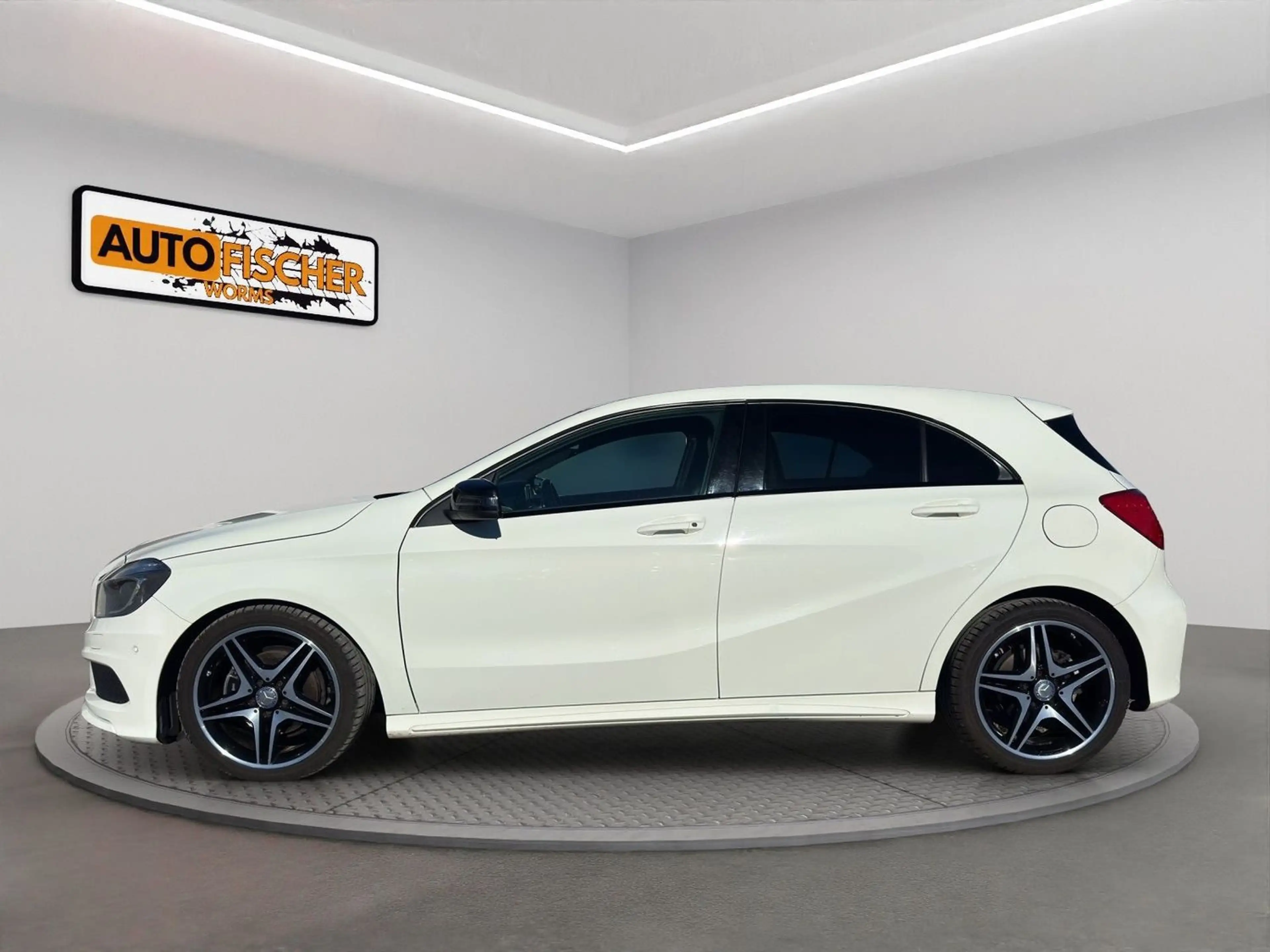 Mercedes-Benz A 180 AMG Line BlueEfficiency — photo 4