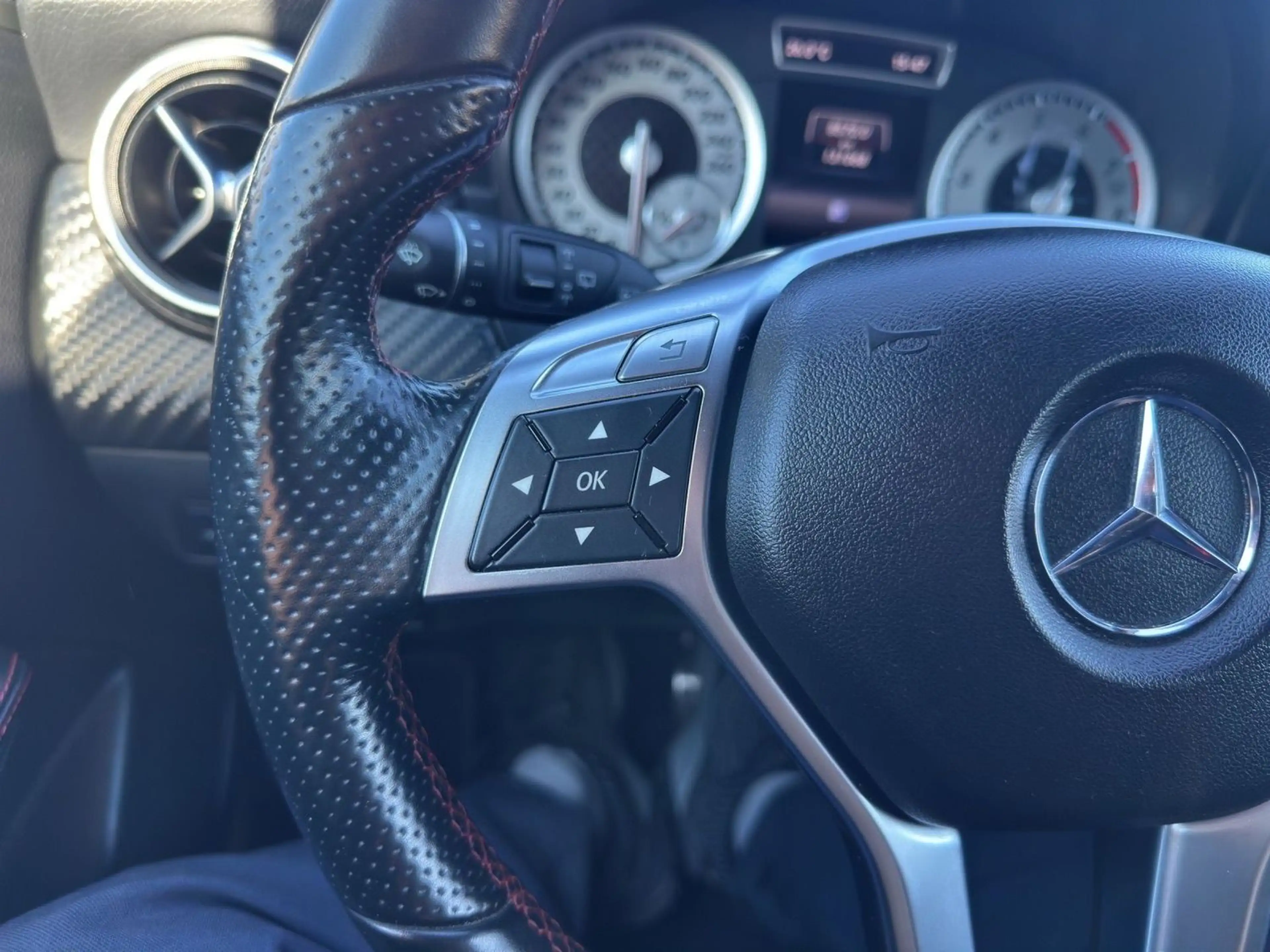 Mercedes-Benz A 180 AMG Line BlueEfficiency — photo 15