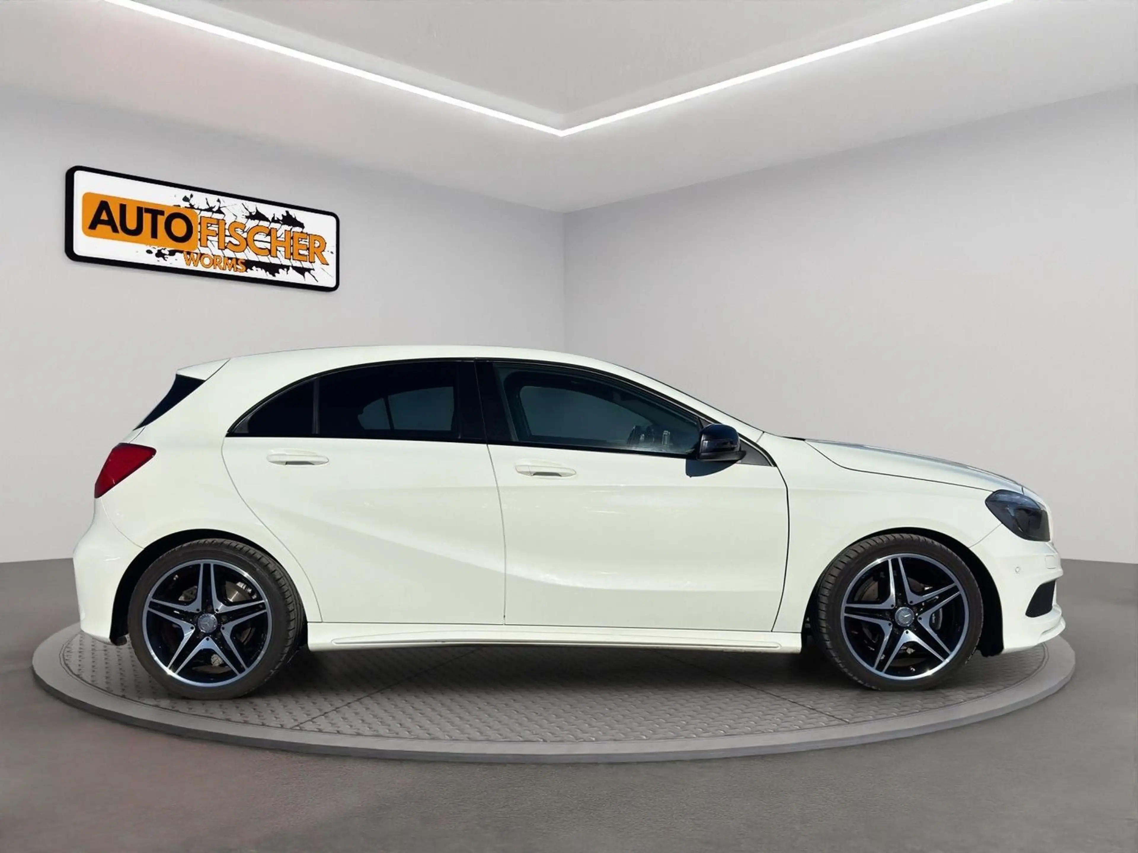 Mercedes-Benz A 180 AMG Line BlueEfficiency — photo 8