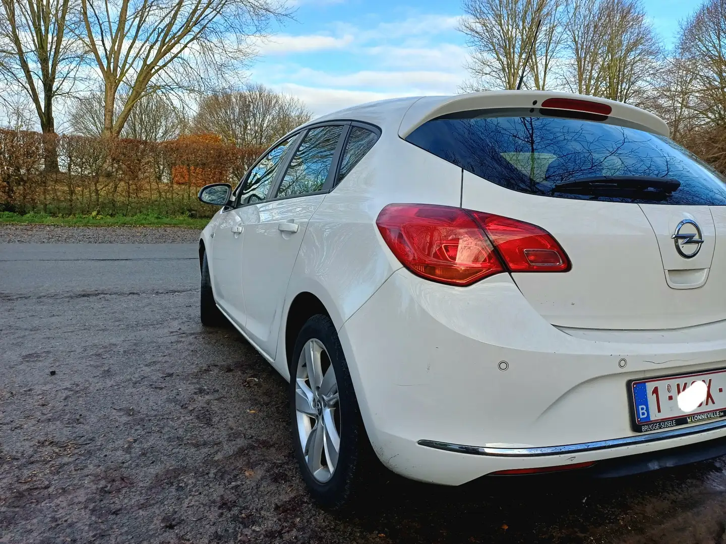 Opel Astra 1.4i Enjoy Blanc - 2