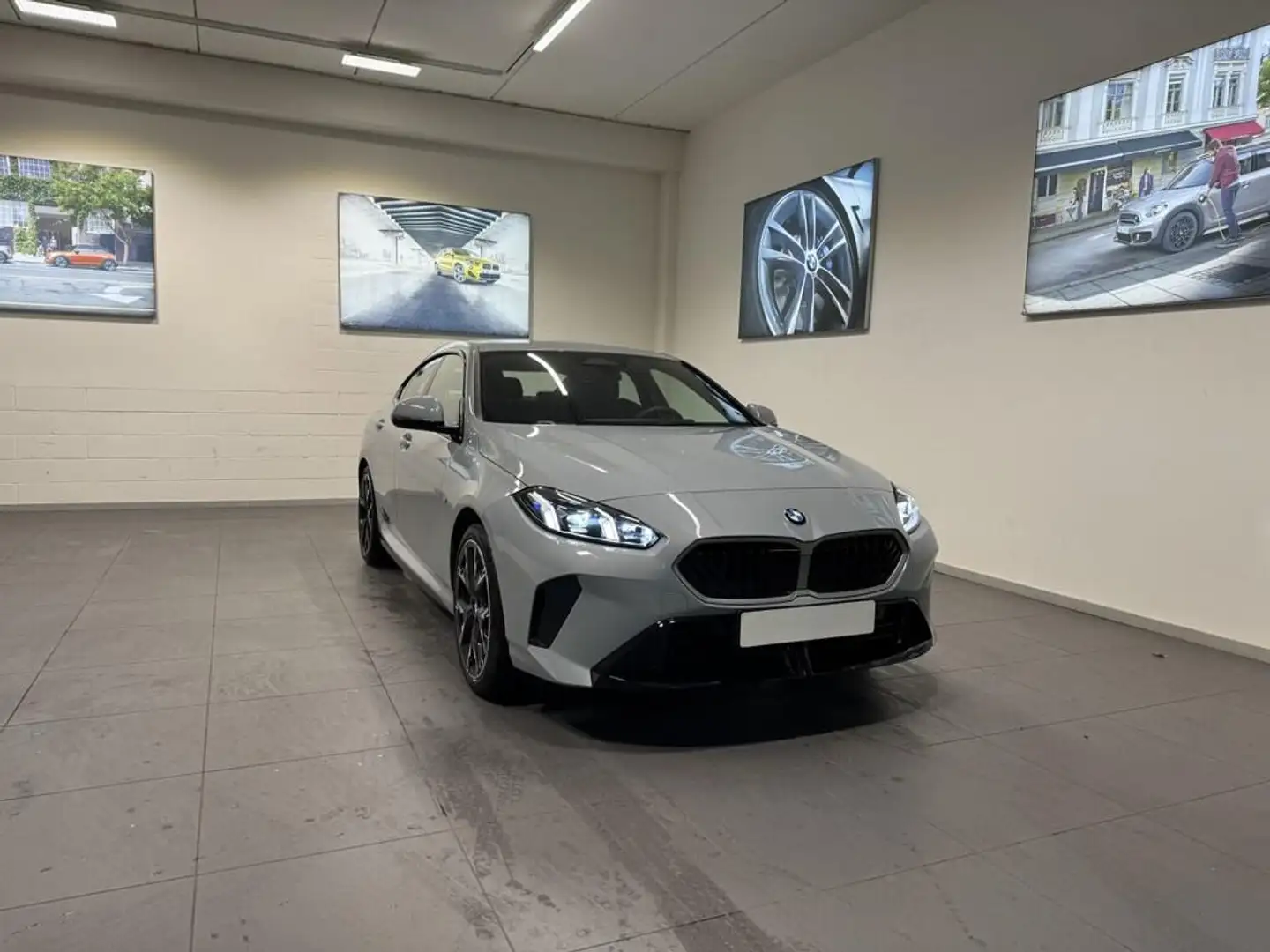 BMW 220 Gran Coupe 48V MSport auto Šedá - 2