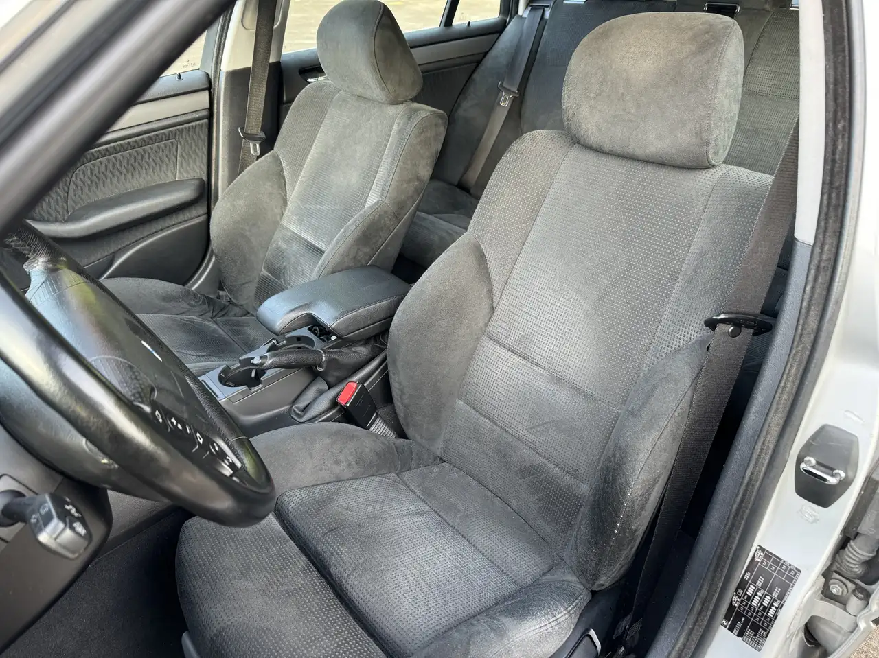 BMW 325 Alcantara | Handbak | 19 jaar 1 eigenaar, foto 12