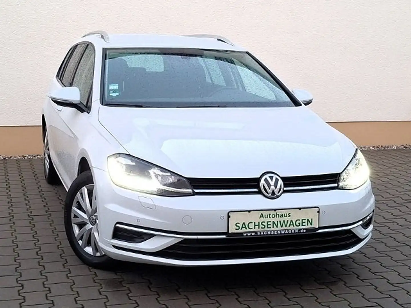 Volkswagen Golf Variant LED*StandHzg*Tempom*PDC*KLIMAAUT*RückCam*SiHzg* Alb - 1