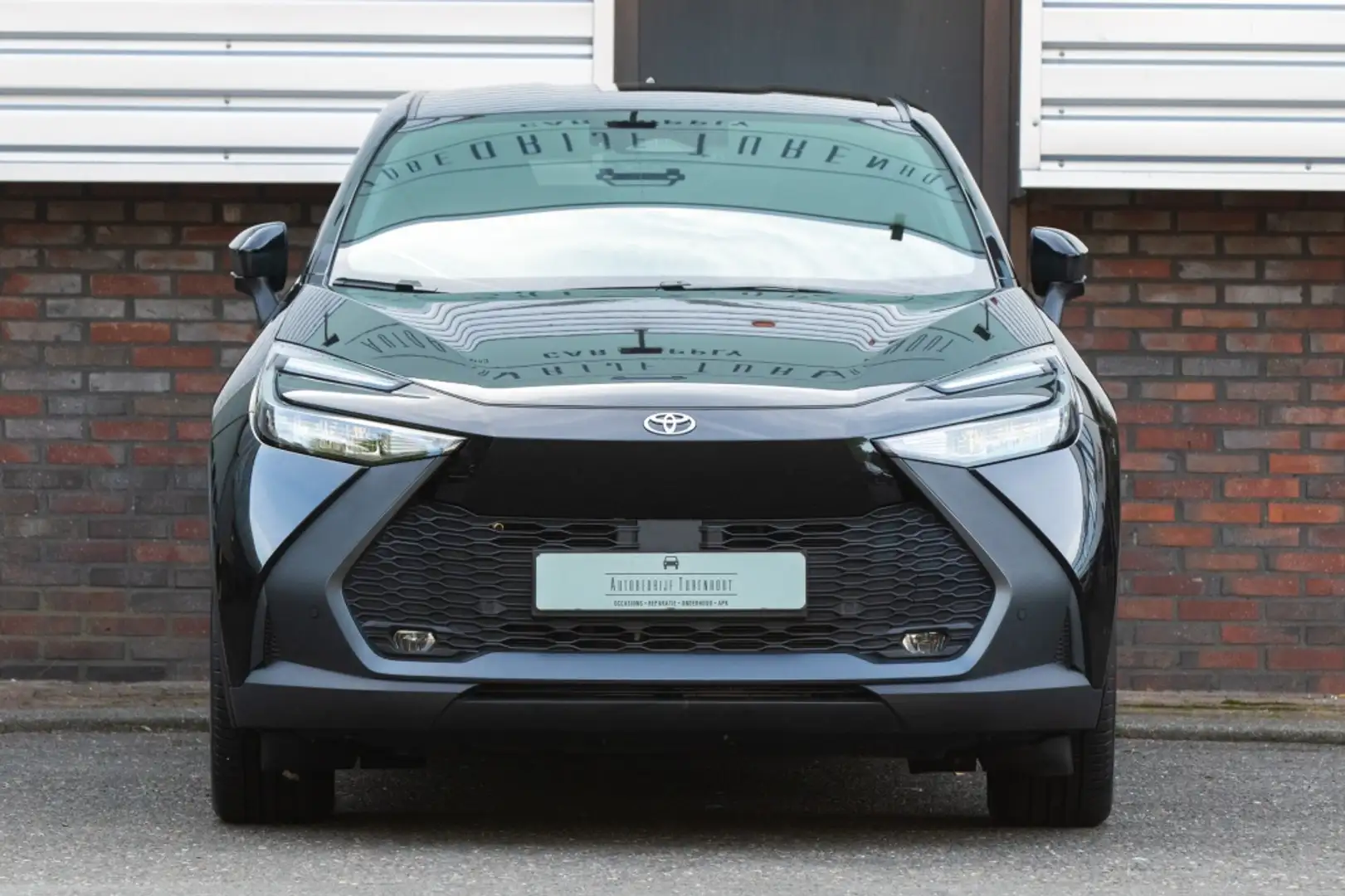 Toyota C-HR 2.0 PHEV 220 Premium Zwart - 1