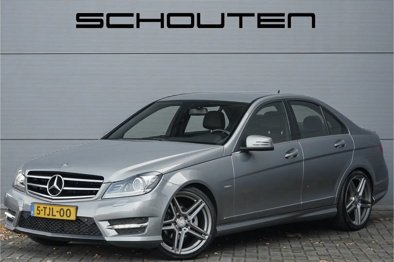 Mercedes-Benz C 180 AMG Ambition Avantgarde Navi Xenon 19" Grau - 1