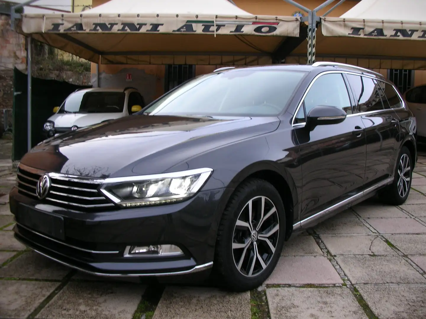 Volkswagen Passat Variant Passat VIII  Variant 2.0 tdi Higline 150cv dsg 7m Grigio - 2