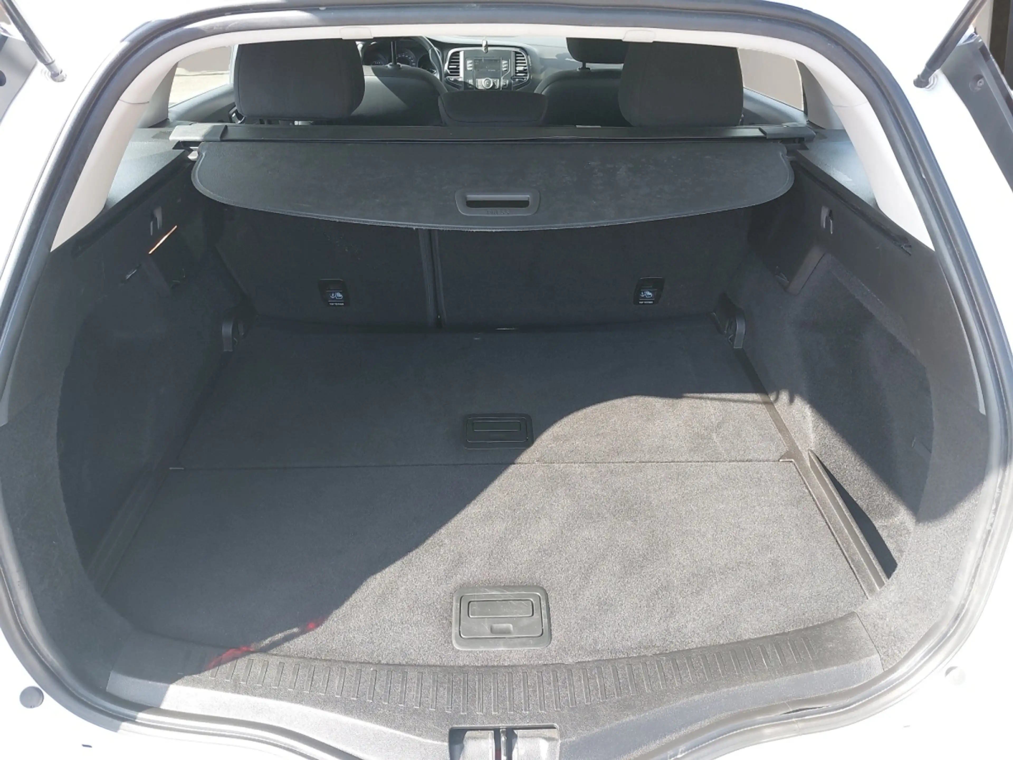 Renault Megane MEGANE GT Life TCe 100 — photo 12