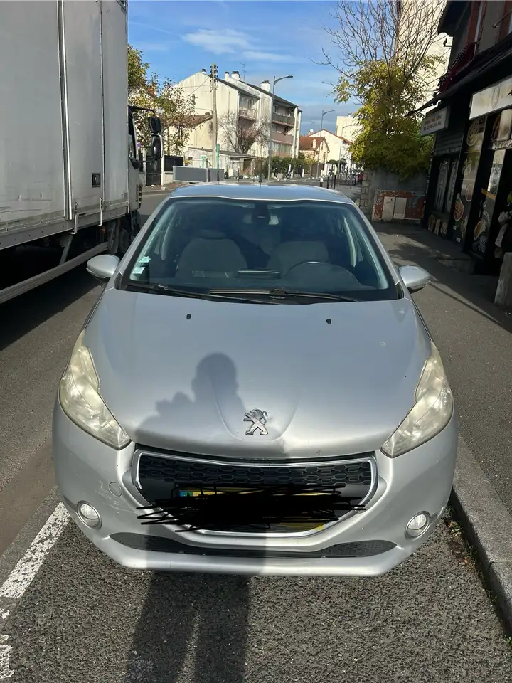 Peugeot 208 1.6 e-HDi 92ch FAP BVM5 BLUE LION Busine