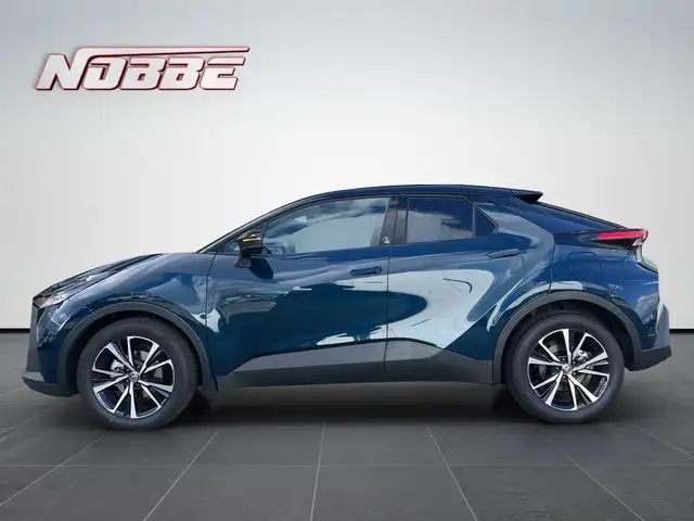 Toyota C-HR view 2