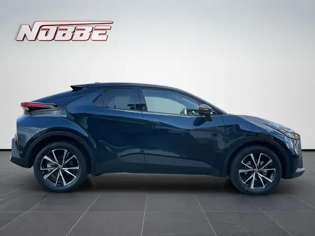 Toyota C-HR view 6