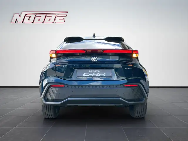Toyota C-HR view 4