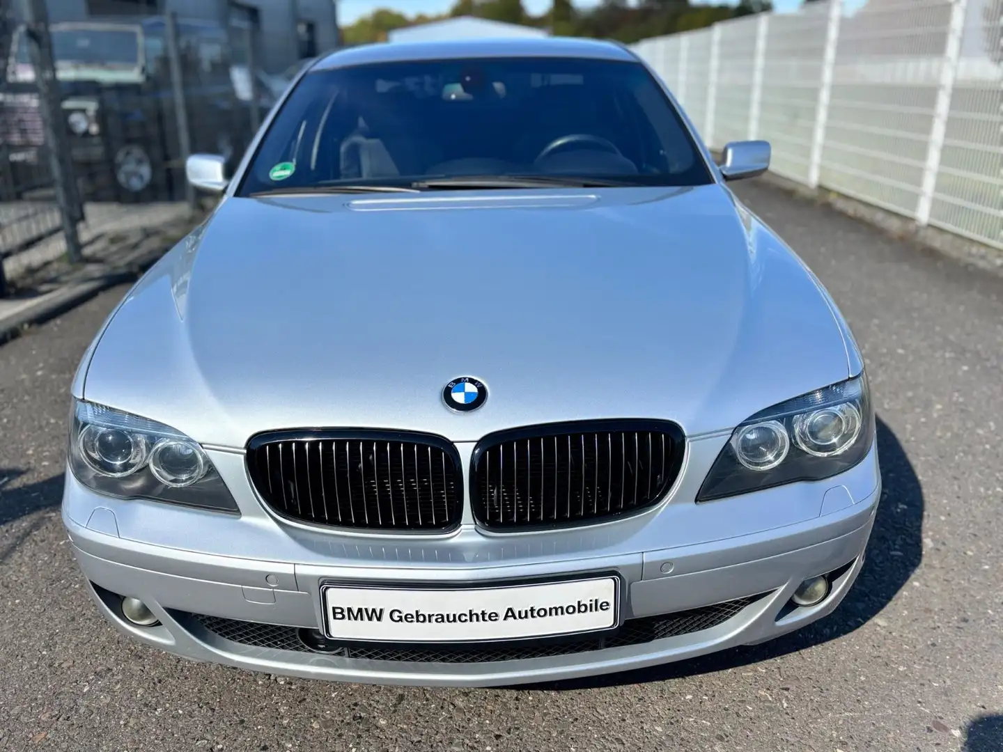 BMW 750 iA Sportpaket Navi+/Leder/SoftClose/LPG Silber - 2
