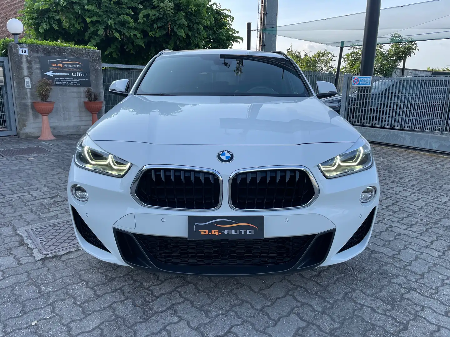 BMW X2 sdrive18d Msport auto Bianco - 2