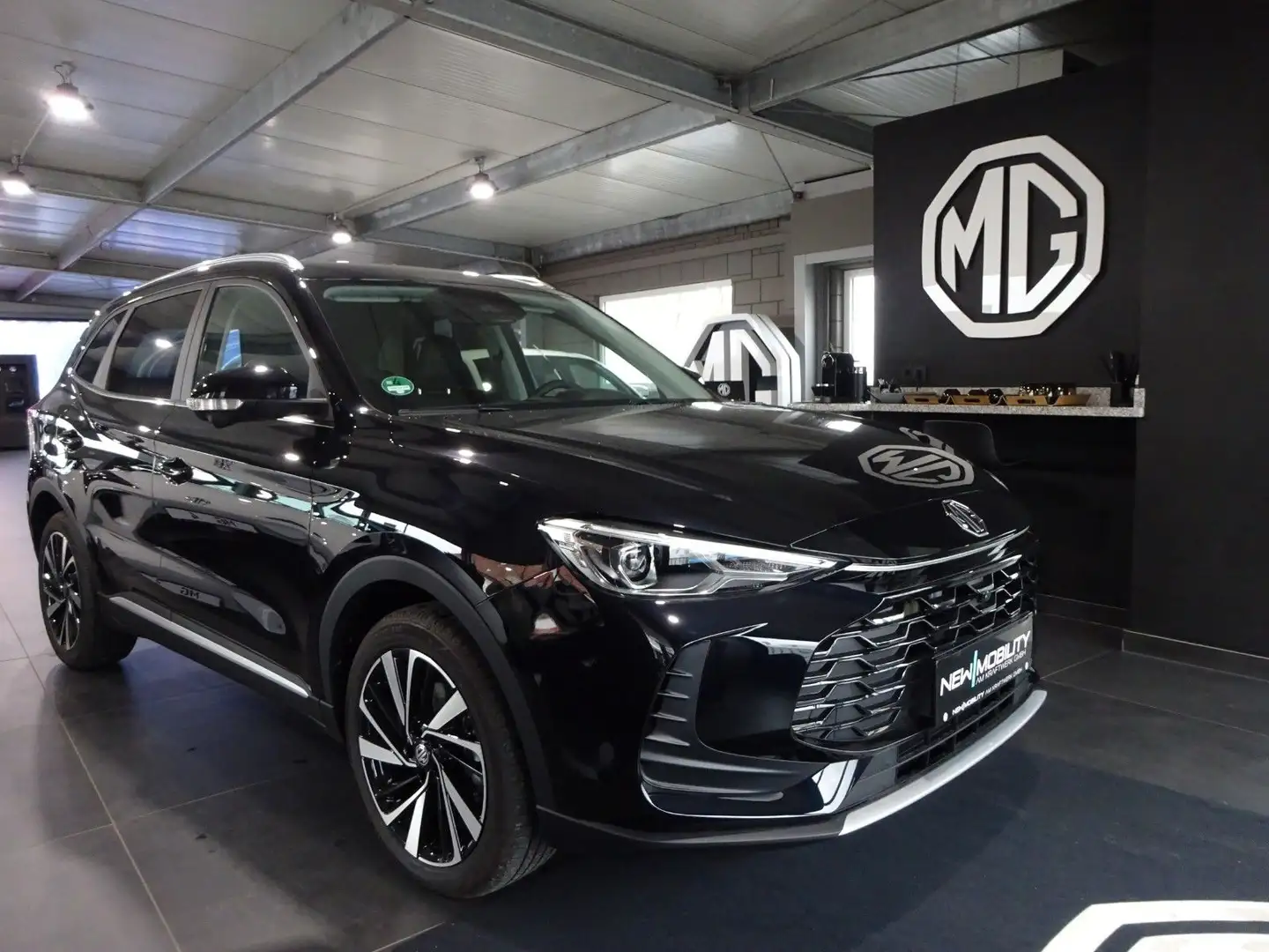 MG ZS 1.5 Hybrid+ Luxury MY25 Lagerfahrzeug Schwarz - 1